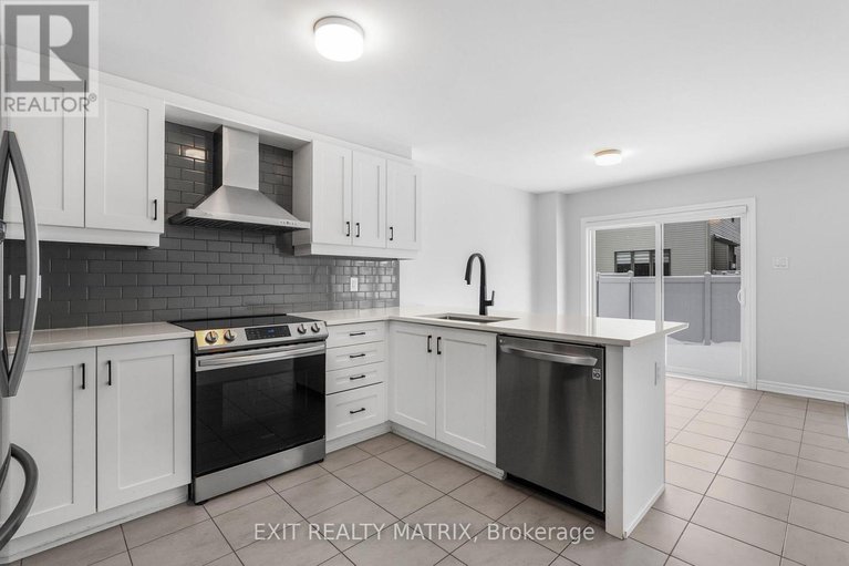 29254441/839-henslows-circle/avalon-west/ottawa/ontario/K4A5H7_15