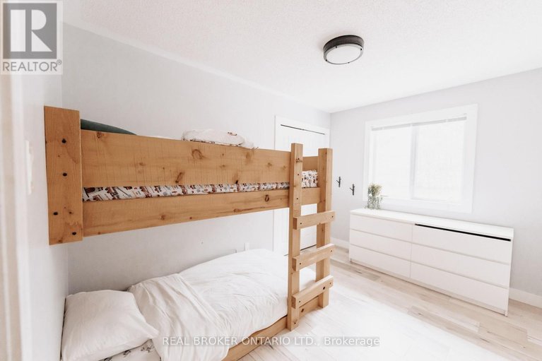 29485307/1391-sutherland-drive/manotick-south-to-roger-stevens/ottawa/ontario/K4M1B3_24