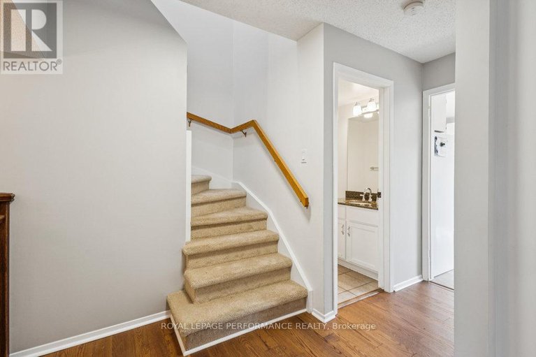 29029572/8-gillespie-crescent/hunt-club-woods/ottawa/ontario/K1V9X8_36