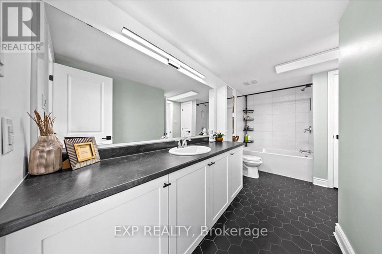 28648358/615-makwa-private/cfb-rockcliffe-and-area/ottawa/ontario/K1K5A4_26