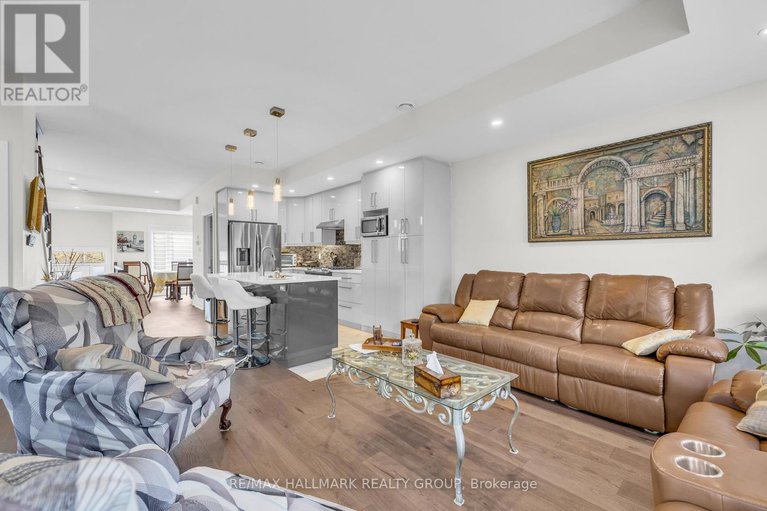 28617521/165-longpre-street/vanier/ottawa/ontario/K1L7J5_16