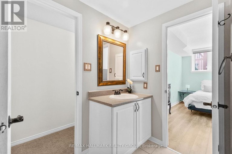 29249914/7-325-elite-private/longfields/ottawa/ontario/K2J0A4_31