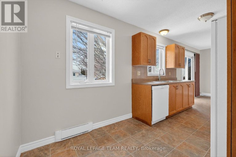 29598336/280-therese-avenue/town-of-rockland/clarence-rockland/ontario/K4K1G9_15