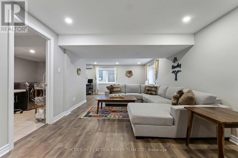 28874654/54-malachigan-crescent/avalon-west/ottawa/ontario/K4A1G6_30