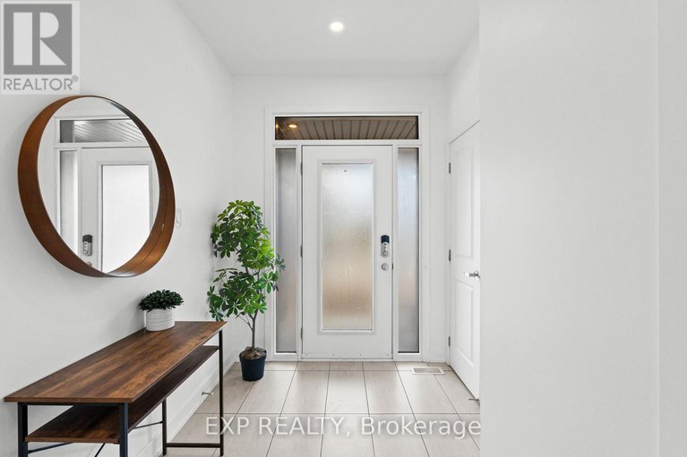 28297698/653-putney-crescent/stittsville-south/ottawa/ontario/K2S2N7_4