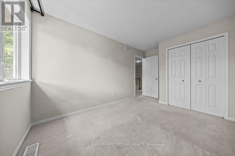 28806487/18-maxton-private/beacon-hill-south/ottawa/ontario/K1J1J2_24