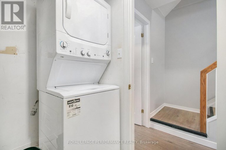 28638176/1673-locksley-lane/beaconwood/ottawa/ontario/K1J1B6_20