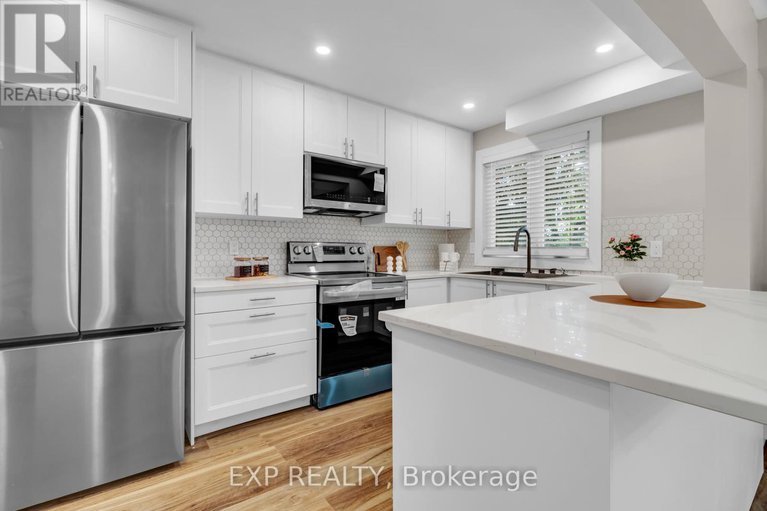 28458465/12-bayside-private/mooneys-bayriverside-park/ottawa/ontario/K1V9R3_11