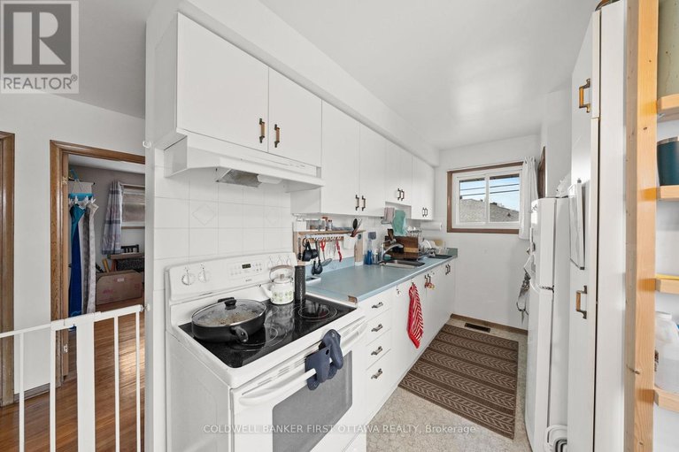 29607129/2066-saunderson-drive/elmvale-acres/ottawa/ontario/K1G2E6_19