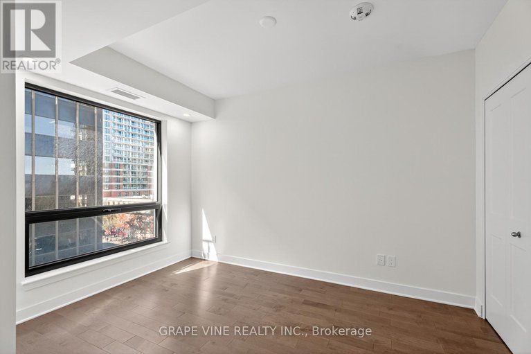 28896988/601-180-george-street/lower-townbyward-market/ottawa/ontario/K1N0G8_21