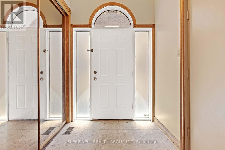28620824/55-waterford-drive/pineglencountry-place/ottawa/ontario/K2E7V4_20