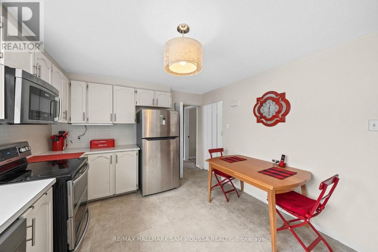 29606720/46-seymour-avenue/borden-farmstewart-farmcarleton-heightsparkwood-hills/ottawa/ontario/K2E6P2_16