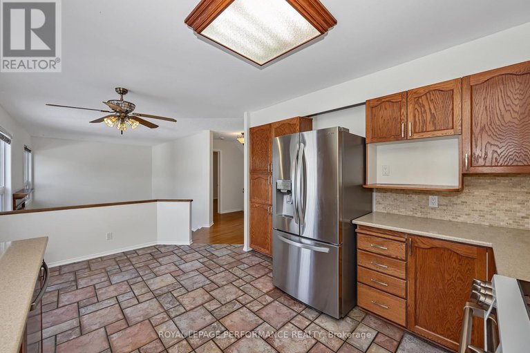 29648632/2023-rolling-brook-drive/orleans-village/ottawa/ontario/K1W1C9_14