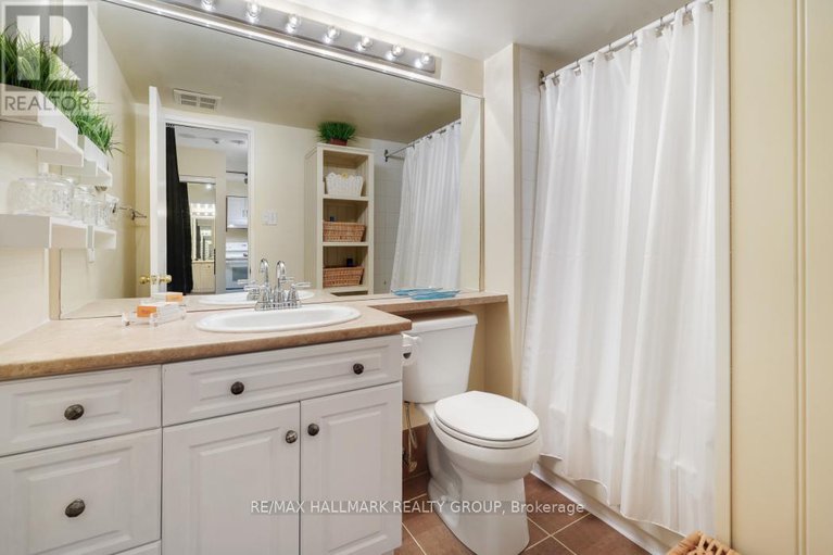 28804579/1006-545-st-laurent-boulevard/viscount-alexander-park/ottawa/ontario/K1K4H9_22