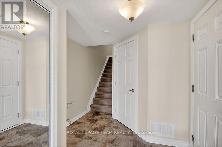 29421275/126-grenadine-street/stittsville-north/ottawa/ontario/K2S0P1_4