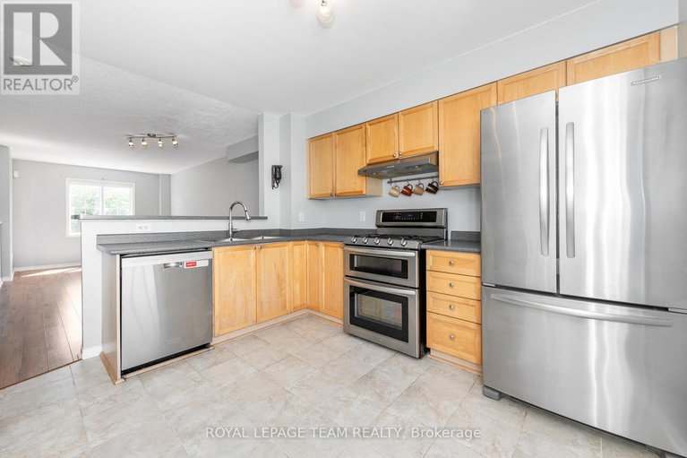 28579024/40-manhattan-crescent-s/central-park/ottawa/ontario/K2C4B5_9