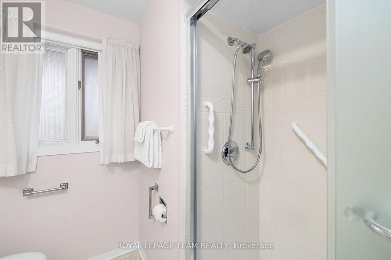 29618912/30-elmsley-crescent/arbeatha-park/ottawa/ontario/K2H6V3_31