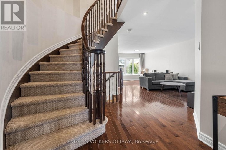 28731847/541-langelier-avenue/mer-bleuebradley-estatesanderson-park/ottawa/ontario/K1W0E7_7
