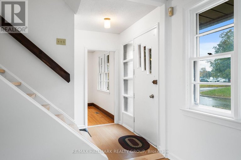 29078857/2028-othello-avenue/elmvale-acresurbandale/ottawa/ontario/K1G2A6_3