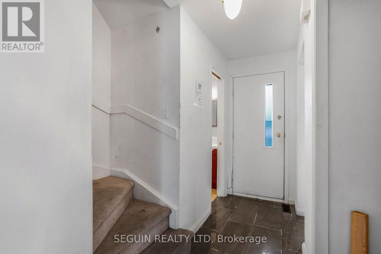 29101231/6138-brookside-lane/convent-glen-south/ottawa/ontario/K1C2K7_5