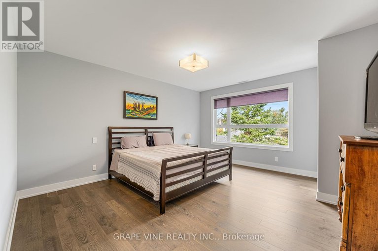 28576605/315-crestview-road/alta-vistafaircrest-heights/ottawa/ontario/K1H5G4_38