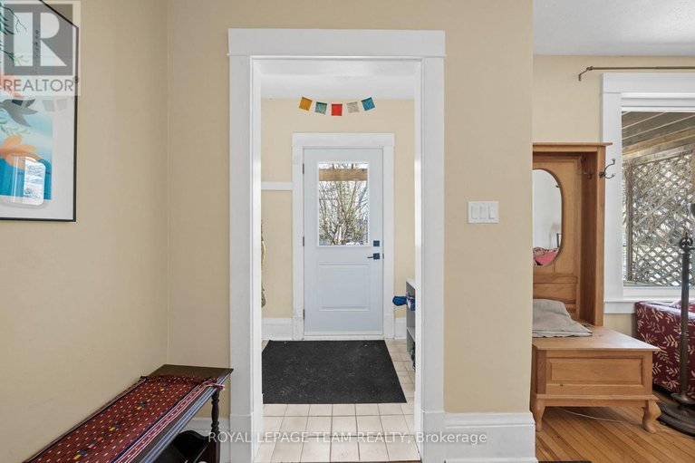 29669924/47-belmont-avenue/old-ottawa-southrideau-gardens/ottawa/ontario/K1S0V2_6