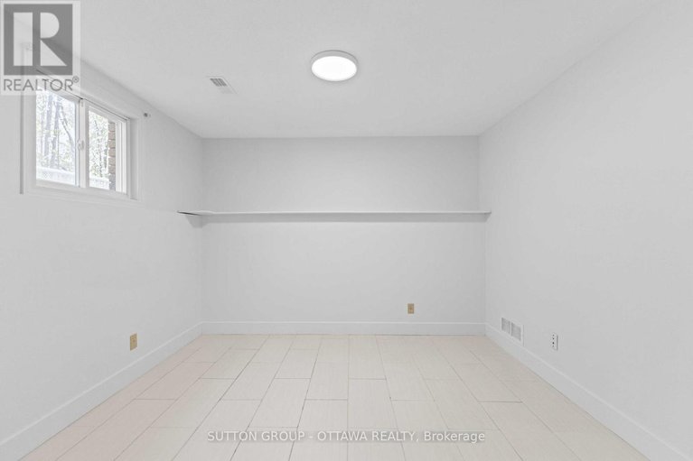 29094493/131-renova-avenue/riverview-park/ottawa/ontario/K1G4C7_21