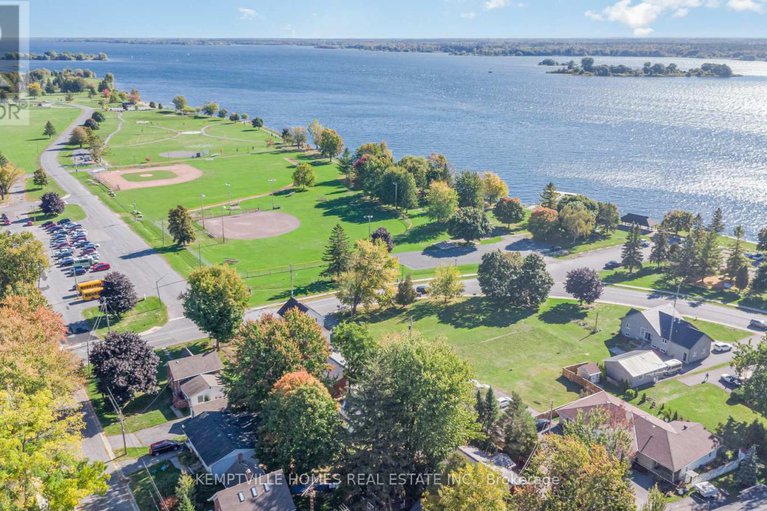 28943106/8-gibson-lane/morrisburg/south-dundas/ontario/K0C1X0_21