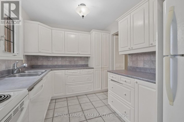 29531002/87-386-kintyre-private/carleton-square/ottawa/ontario/K2C3M6_11