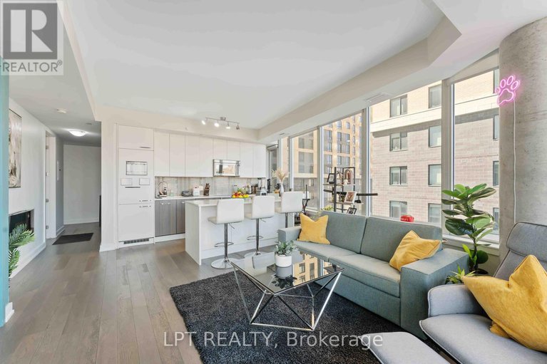 28356042/307-111-champagne-avenue-s/west-centre-town/ottawa/ontario/K1S5V3_12