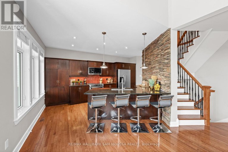 29343757/25-marsh-sparrow-private/morgans-grantsouth-march/ottawa/ontario/K2K3P1_14