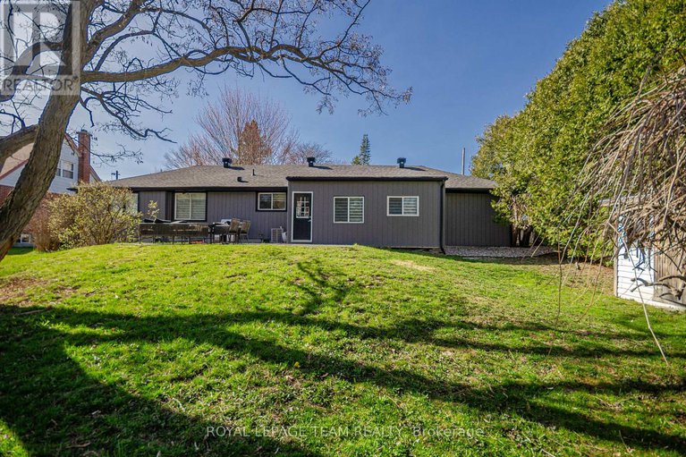 28407938/1373-normandy-crescent/carleton-heights/ottawa/ontario/K2C0N4_47