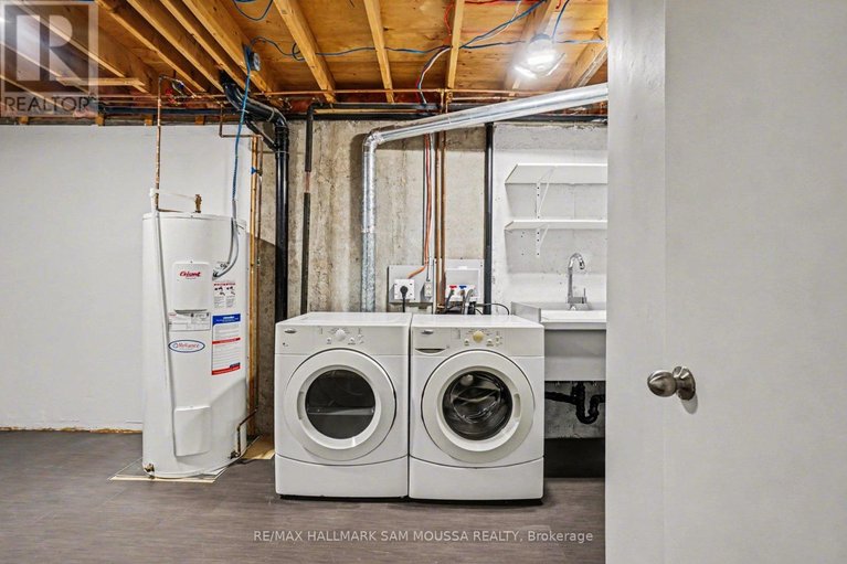 29672531/28c-woodvale-green/craig-henrywoodvale/ottawa/ontario/K2G4H4_30