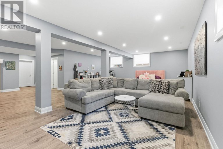 29326743/640-meadowridge-circle/carp/ottawa/ontario/K0A1L0_38