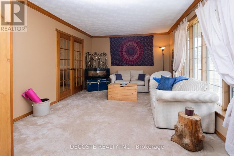 29630815/100-macleod-crescent/alexandria/north-glengarry/ontario/K0C1A0_4