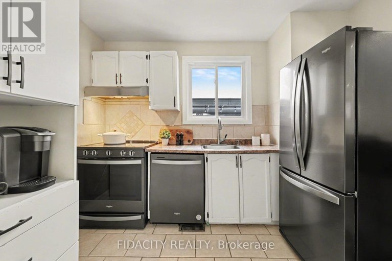 29485889/28-glamorgan-drive/glencairnhazeldean/ottawa/ontario/K2L1P9_13