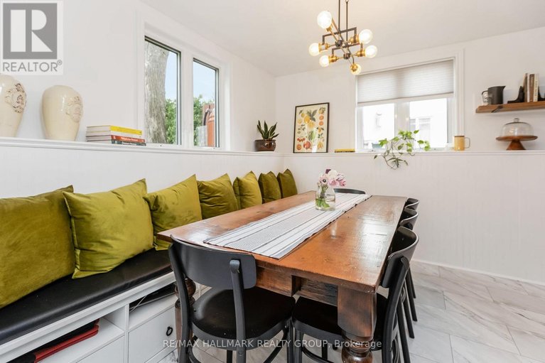 29518318/1225-foxbar-avenue/ellwood/ottawa/ontario/K1V6V4_12