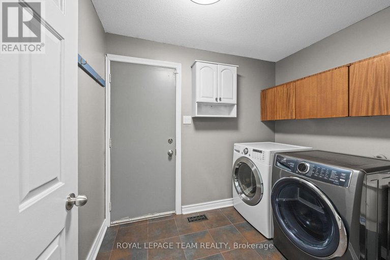 29629893/6584-harvest-grove-drive/greely/ottawa/ontario/K4P1E9_23