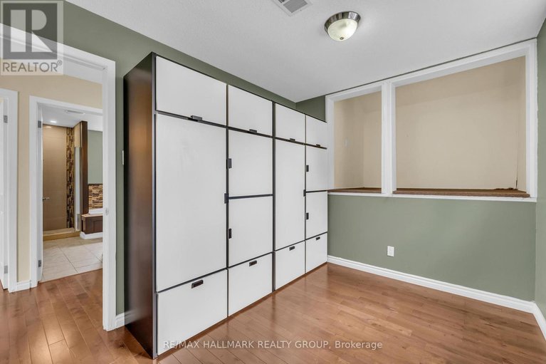 28631883/8-scharf-lane/glencairnhazeldean/ottawa/ontario/K2L2K2_27