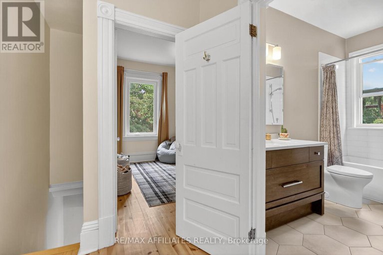28967487/31-fourth-avenue/glebe/ottawa/ontario/K1S2L1_23