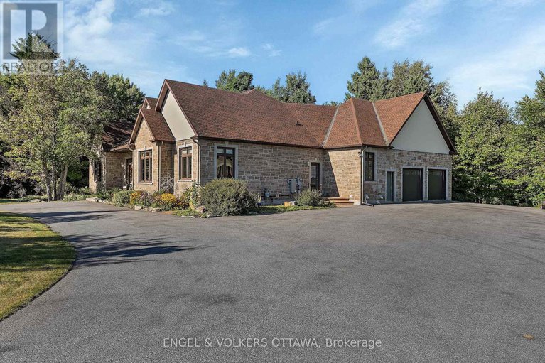 28918553/1836-whitemarsh-crescent/kanata-north-west/ottawa/ontario/K2W1B5_4