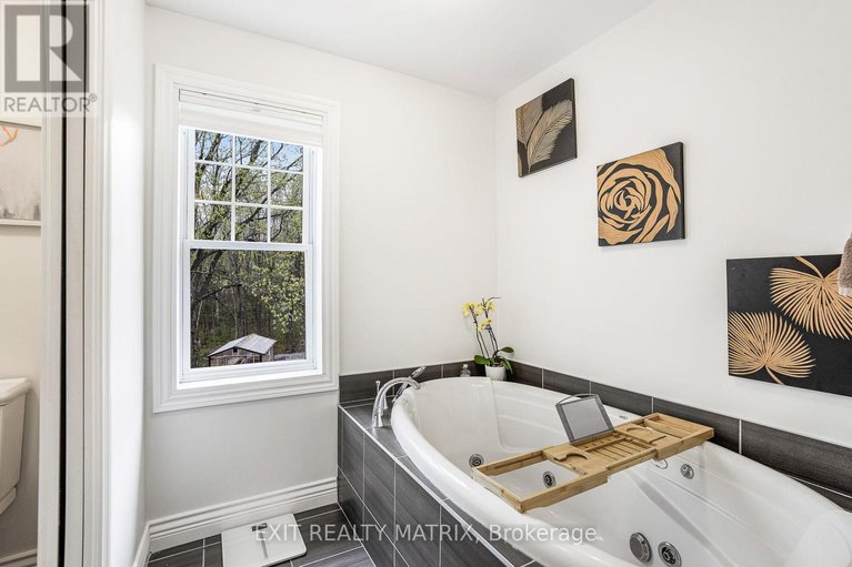 29094992/5-64-radstock-lane/champlain-twp/champlain/ontario/K6A2R2_25