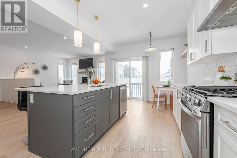 29381937/151-minikan-street/blossom-parkkemp-parkfindlay-creek/ottawa/ontario/K1X0E5_17