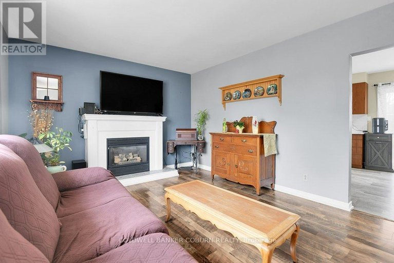 29564616/56-meikle-street/morrisburg/south-dundas/ontario/K0C1X0_8