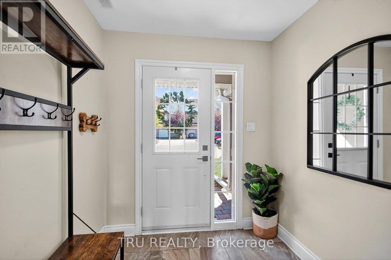 28954413/2642-palings-private/emerald-woodssawmill-creek/ottawa/ontario/K1T4A4_4