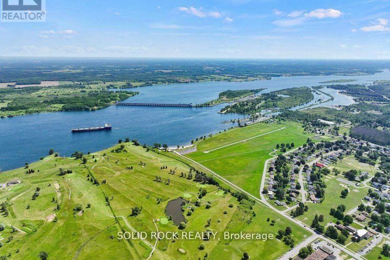 28290405/9-billings-avenue-w/iroquois/south-dundas/ontario/K0E1K0_39