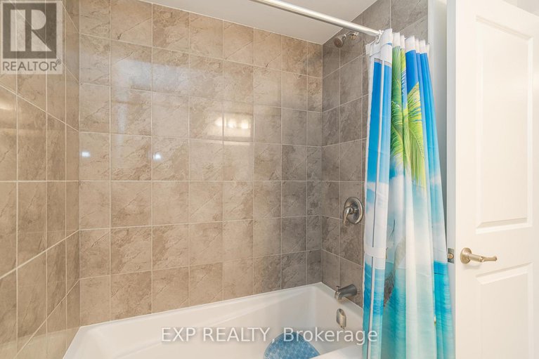 28798703/676-quilter-row/goulbourn-twp-from-franktown-rdsouth-to-rideau/ottawa/ontario/K0A2Z0_17