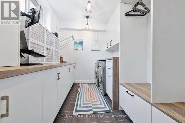 29464568/157-avro-circle/cfb-rockcliffe-and-area/ottawa/ontario/K1K4K7_41