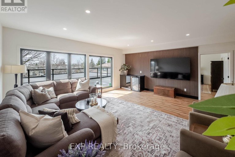 28996444/12a-viewmount-drive/meadowlandscrestview/ottawa/ontario/K2G1R5_33