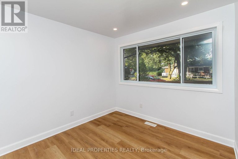 28774886/1796-saunderson-drive/elmvale-acres/ottawa/ontario/K1G2C2_24